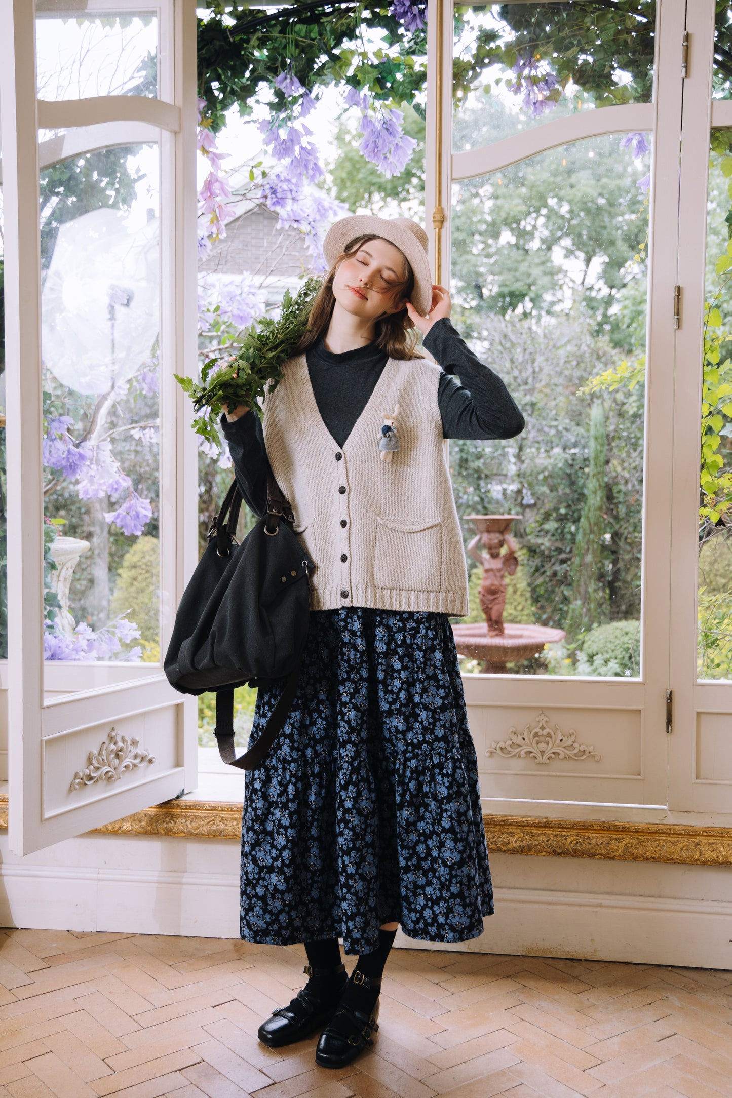 Krysta：儚げな森ガール。レトロな小花柄ロングスカート🌿