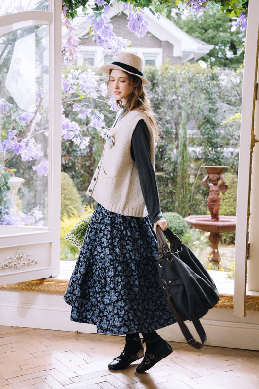 Krysta：儚げな森ガール。レトロな小花柄ロングスカート🌿